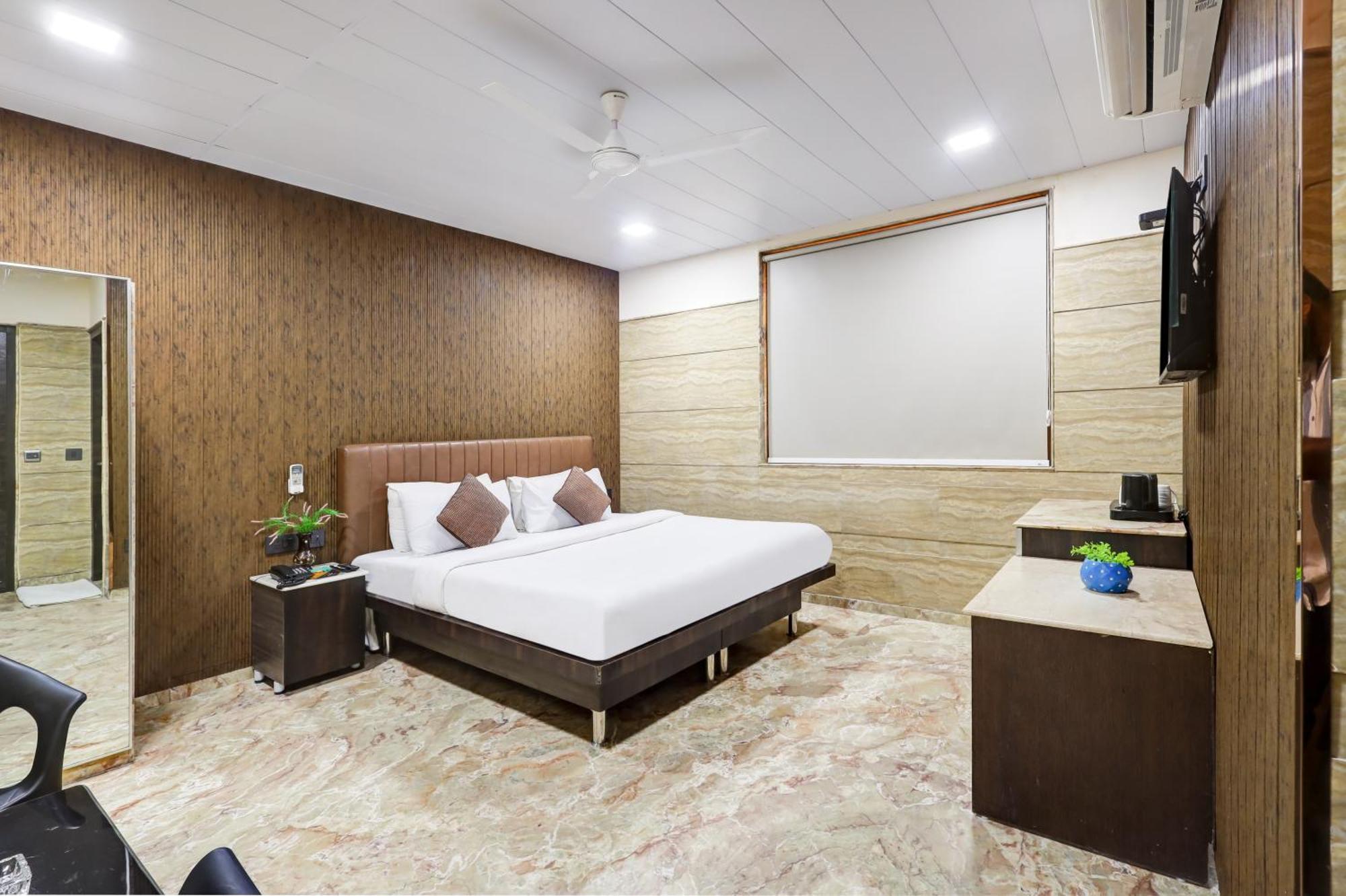 Hotel Singh Palace Дели Экстерьер фото